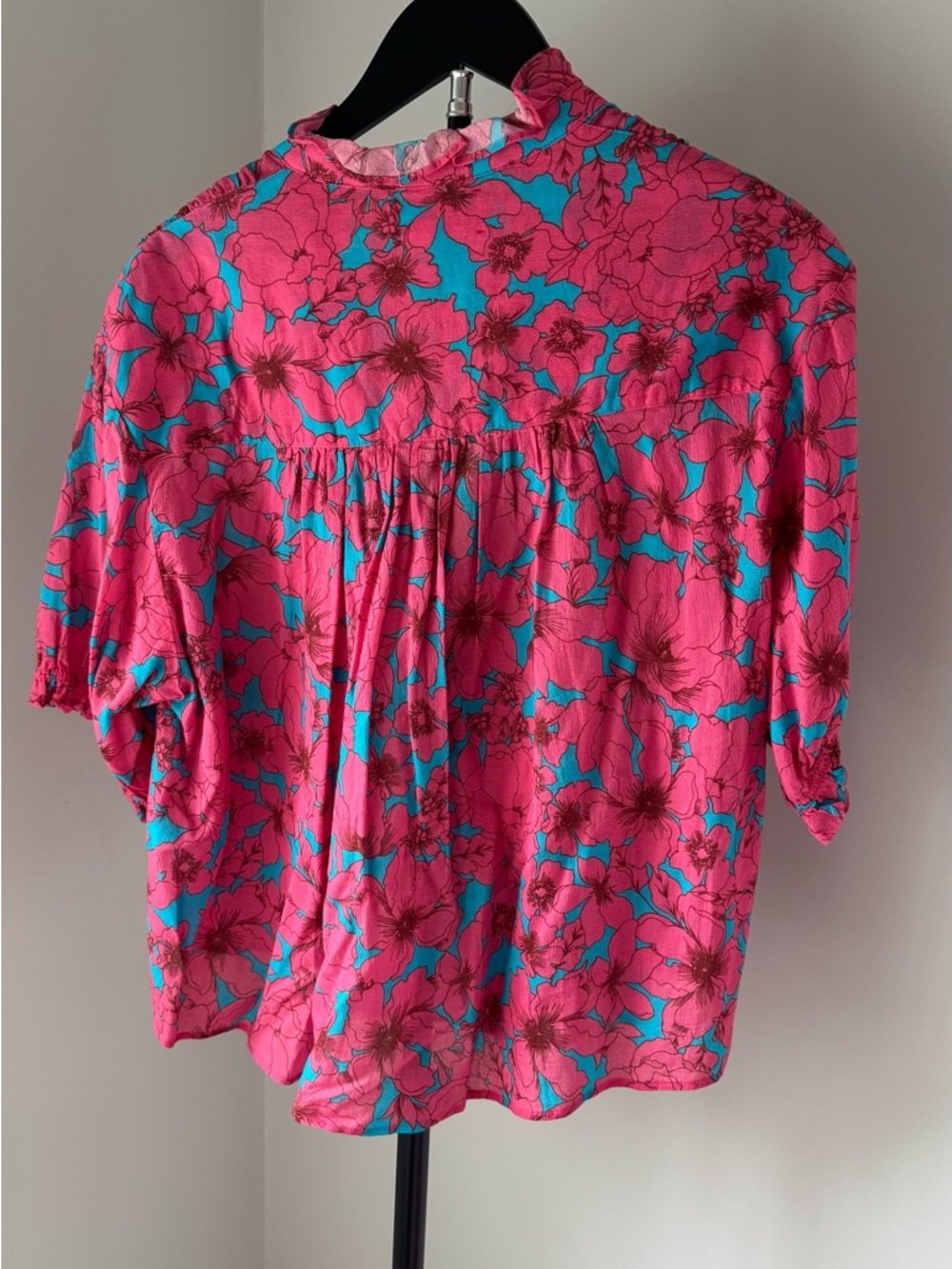 XiRENA Cam Pink and Turquoise Floral Ruffle-Trim Blouse - Picture 5 of 6